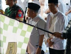 Pj Bupati Indra Gunawan Lepas Pawai Takbir Iduladha 1446 H di Muara Teweh, Meriahkan Malam Penuh Keberkahan