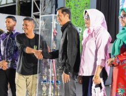 Teweh Baru Raih Juara Umum, Sekda Barito Utara Resmi Tutup Festival Budaya Iya Mulik Bengkang Turan 2025