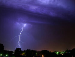 BMKG Ingatkan Warga Seruyan hingga Murung Raya: Cuaca Ekstrem, Hujan Lebat dan Petir Ancam Aktivitas
