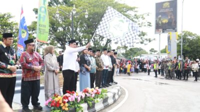 Pawai Ta’aruf MTQH XXXIII Warnai Muara Teweh, Antusias Peserta dan Warga Padati Kota