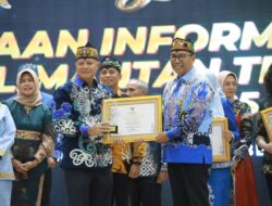 Dinas PMD Prov. Kalteng Berhasil Raih Peringkat 3 Badan Publik Perangkat Daerah Informatif pada Anugerah Keterbukaan Informasi Publik Prov. Kalteng Tahun 2025