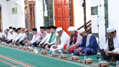 Safari Ramadan di Masjid Akhmad Bakrie, Bupati Shalahuddin Ajak Warga Desa Sikui Tingkatkan Iman dan Kebersamaan