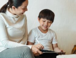 Kemkomdigi Hadirkan Tunasdigital.id, Panduan Praktis Orang Tua Lindungi Anak di Ruang Digital