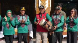 Bupati Shalahuddin Ajak Masyarakat Perkuat Persatuan Melalui Festival Budaya Iya Mulik Bengkang Turan